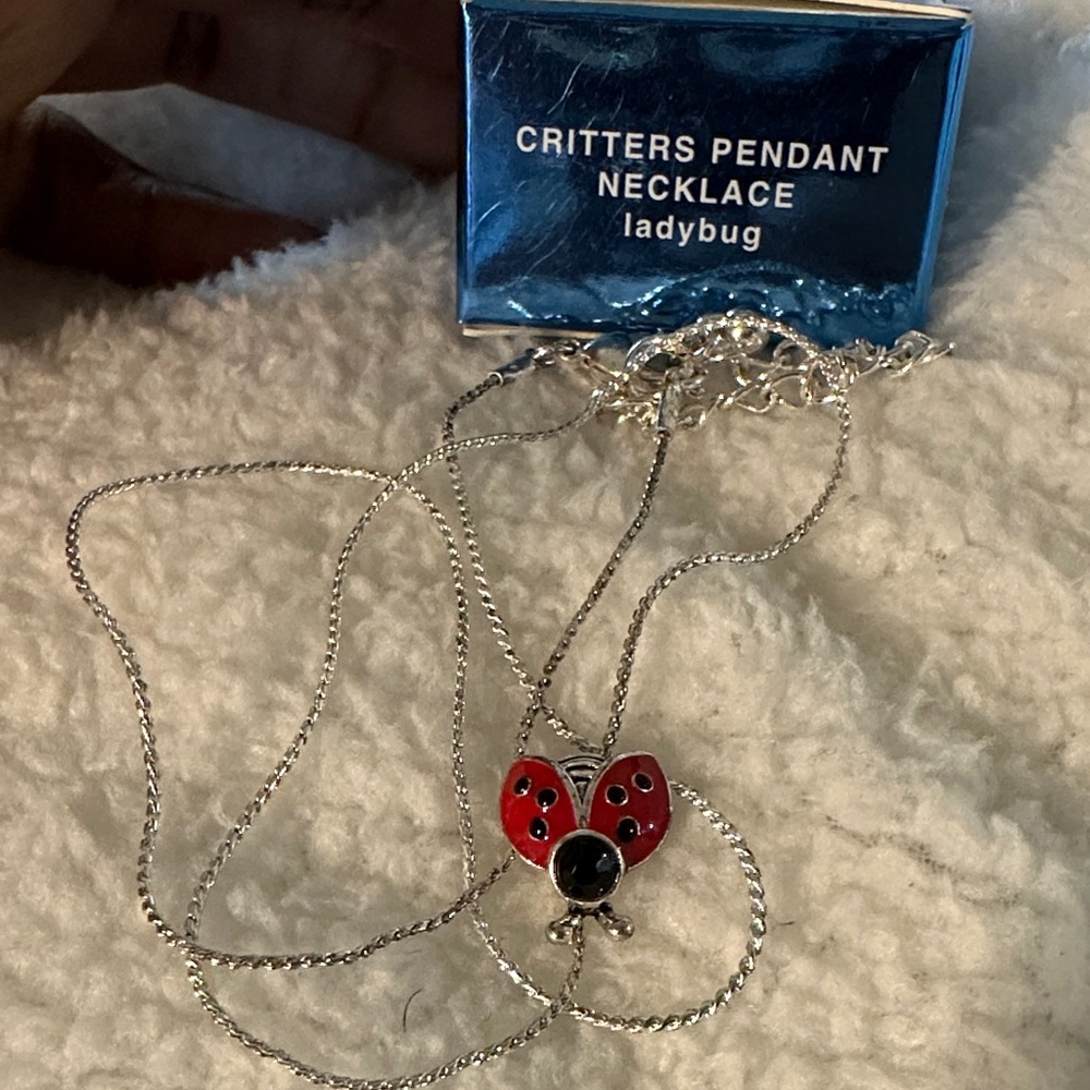 Avon CRITTERS PENDANT Ladybug NECKLACE